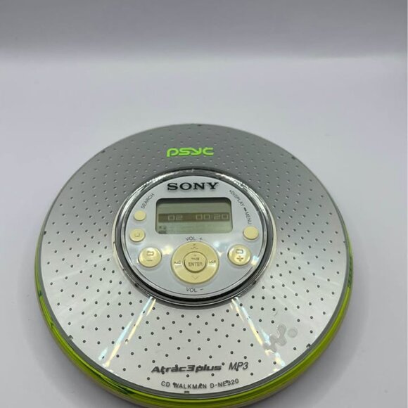 Sony PSYC MP3/ATRAC Portable CD Player - Walkman - Electric White (D-NE320/WC1) - Picture 6 of 6